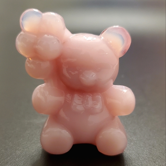 Vntg Boyd "Patrick the Bear" Opaque Light / Baby Pink Slag Glass Teddy 🧸 Bear - Picture 1 of 11